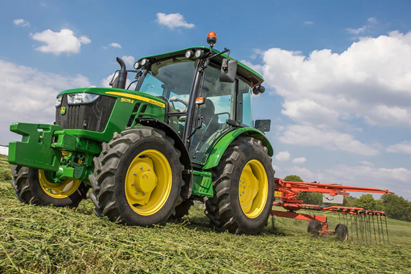 gschlecht-landtechnik-5e_series_overview_r2c007592_large_bb0909515d5c473de1077ad3bf92a40756cd03ca